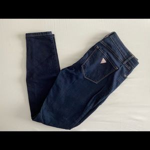 Guess Skinny Jeans| Dark Wash | Mid/High Rise | Size 29 | Classic Stretch Denim